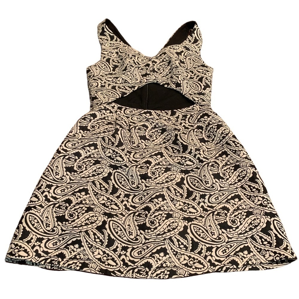L’atiste by Amy Black White V-Neck Open Detail Sleeveless Mini Dress Size Small